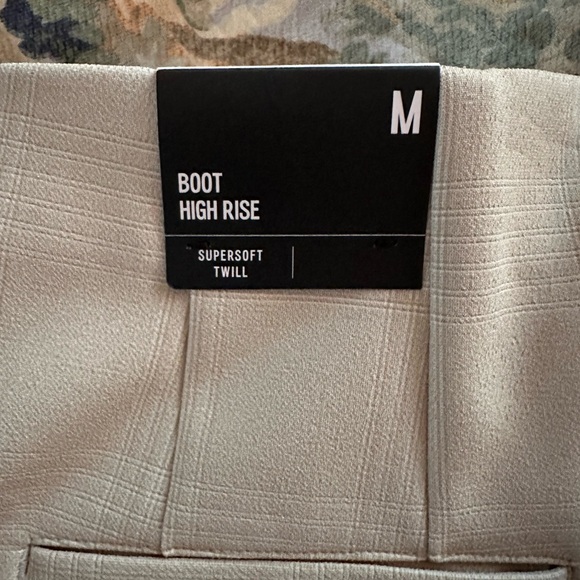 NWT Express Plaid Pull On Dress Pant - Picture 3 of 4